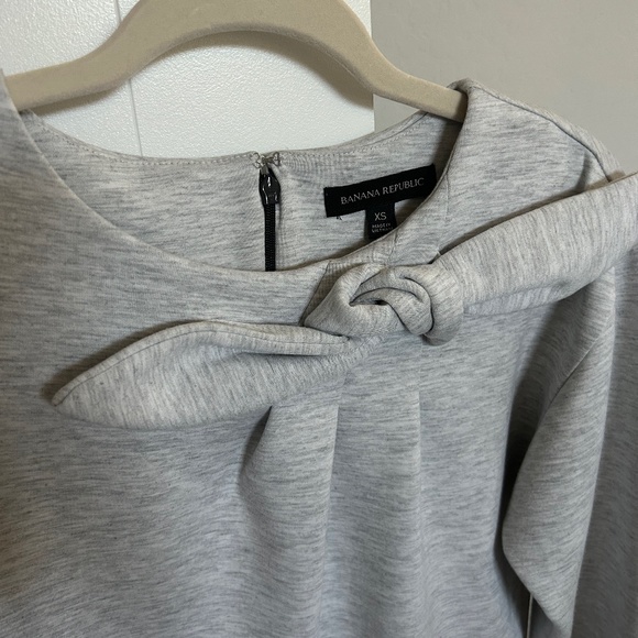 Banana Republic Bow Neck Gray Couture Sweatshirt - Picture 3 of 3